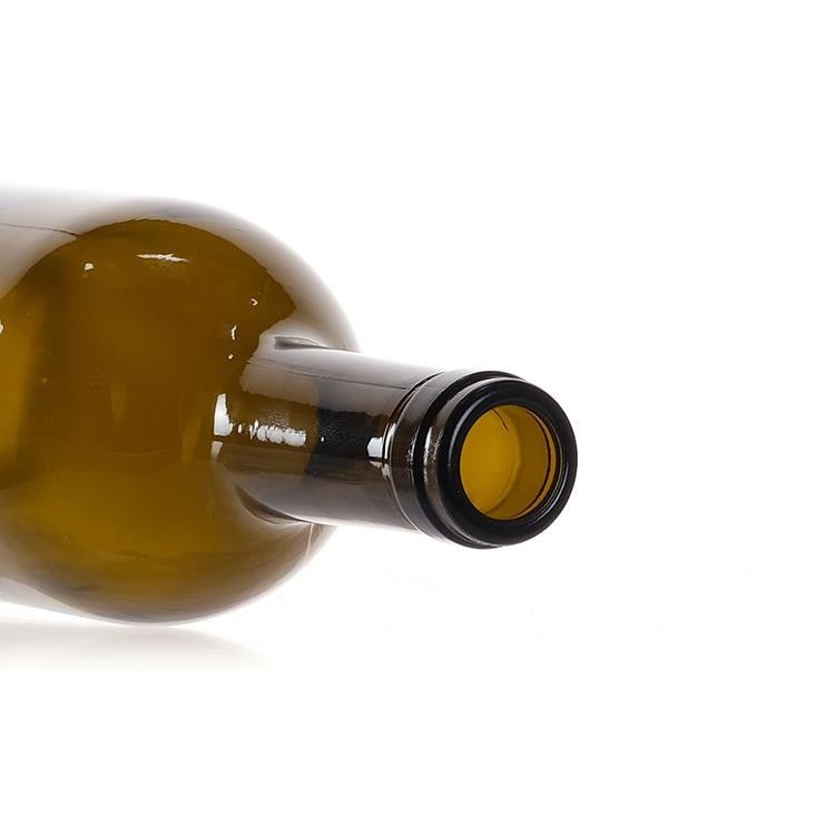 750 ml Bordeaux Glass Wine Bottle Round With Flat Bottomed Cork (Fota de vinho de vidro redonda com fundo plano de cortiça)