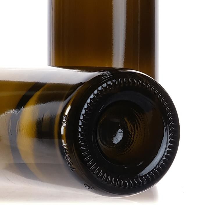 750 ml Bordeaux Glass Wine Bottle Round With Flat Bottomed Cork (Fota de vinho de vidro redonda com fundo plano de cortiça)