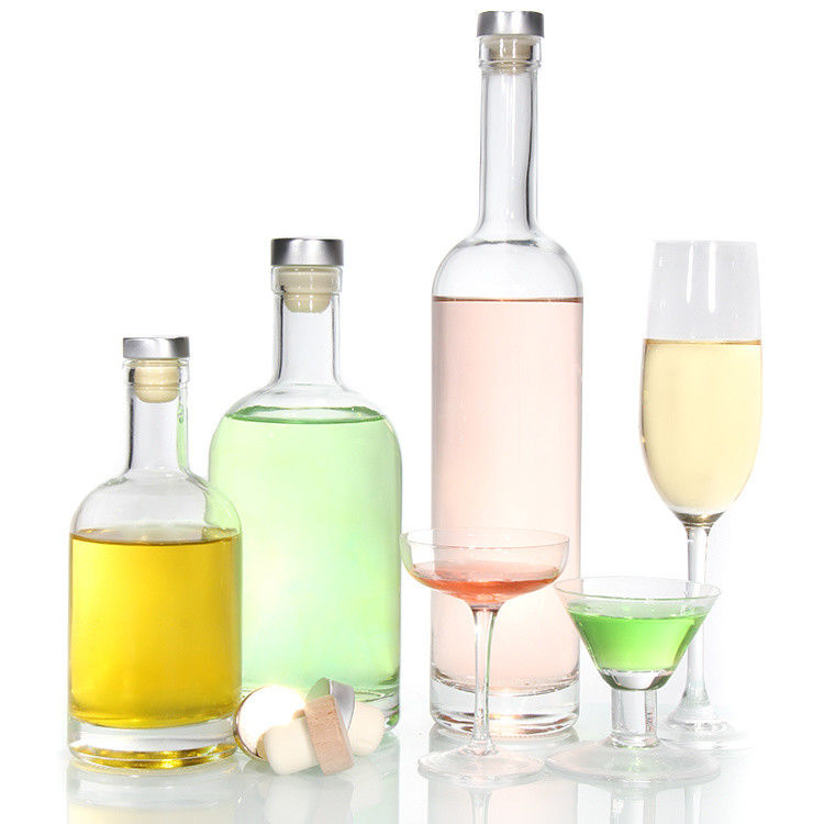 Preço barato Material branco de 750 ml Garrafa de vidro para rum e uísque
