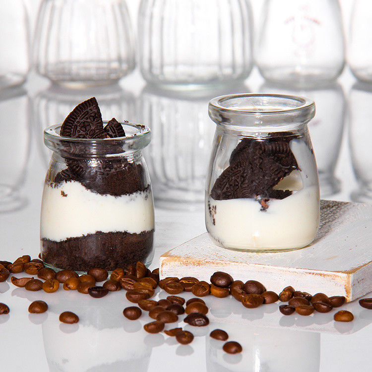 100 ml de iogurte em vidro, frasco de pudim, frasco de geleia, mousse, chá de sobremesa e frasco de leite fresco com tampa de plástico