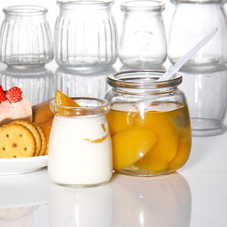 100 ml de iogurte em vidro, frasco de pudim, frasco de geleia, mousse, chá de sobremesa e frasco de leite fresco com tampa de plástico