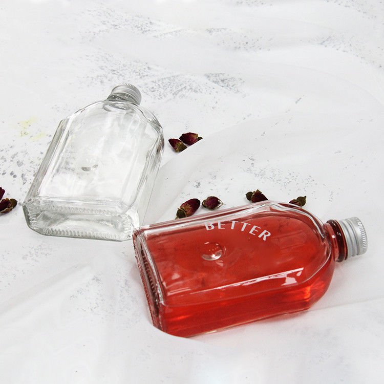Novo design 200ml 250ml 300ml Transparente Liquor Glass Flat Bottle com tampa de parafuso