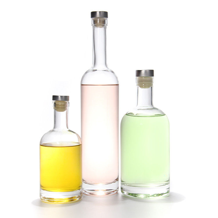 Em estoque 750ml Transparente Whiskey Spirits Glass Liquor Bottle With Cork