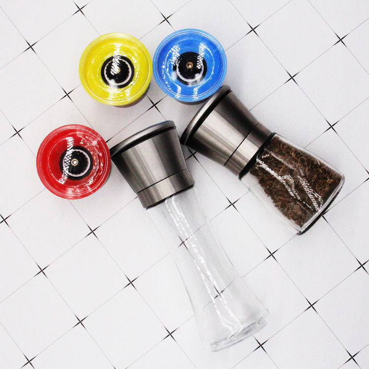 Top Qualidade 2oz 4oz Condimentos Pepper ShakerRound 4Oz Spice Jar de vidro com tampa de metal